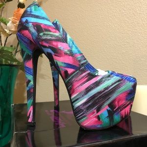 New multi-color pumps